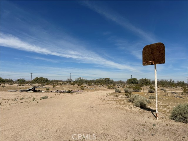 Detail Gallery Image 22 of 23 For 46363 Valley Center a, B,  Newberry Springs,  CA 92365 - 5 Beds | 3 Baths
