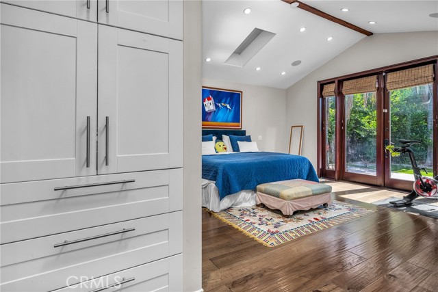 Detail Gallery Image 19 of 34 For 5948 Hesperia Ave, Encino,  CA 91316 - 3 Beds | 2/1 Baths