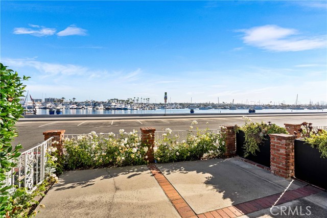 Detail Gallery Image 26 of 37 For 1817 W Bay Ave a,  Newport Beach,  CA 92663 - 2 Beds | 2/1 Baths