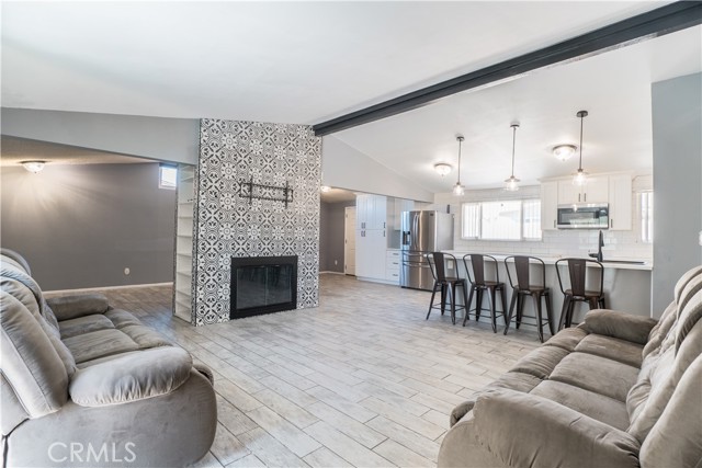4552 La Deney Street, Montclair CA: https://media.crmls.org/medias/1bfb5b1d-0535-4b5f-9e6b-4167cb5aa344.jpg