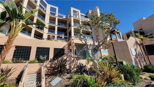 130 The Village # 106, Redondo Beach, California 90277, 2 Bedrooms Bedrooms, ,2 BathroomsBathrooms,Residential Lease,For Rent,130 The Village # 106,CRSB22046617