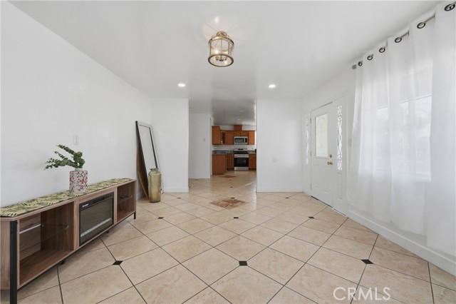 Detail Gallery Image 7 of 55 For 11602 Faculty, Norwalk,  CA 90650 - 4 Beds | 2 Baths