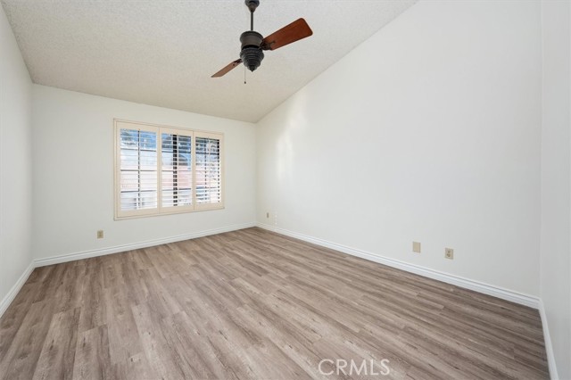 Detail Gallery Image 19 of 37 For 26389 Rainbow Glen Dr, Newhall,  CA 91321 - 2 Beds | 2 Baths