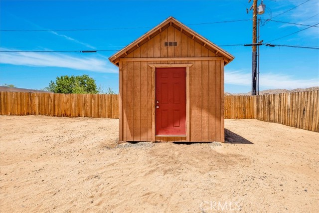 Detail Gallery Image 29 of 41 For 7566 Fox Trl, Yucca Valley,  CA 92284 - 3 Beds | 2 Baths