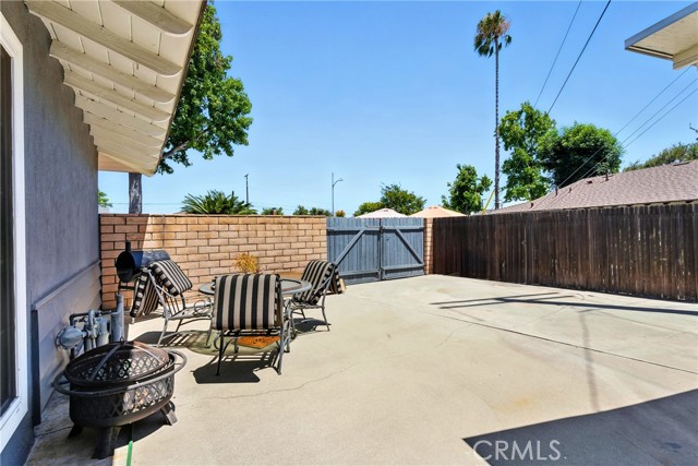 804 Naples Street, Monrovia CA: https://media.crmls.org/medias/1bfe215d-50b2-49cd-8dc9-624173b3fb3e.jpg