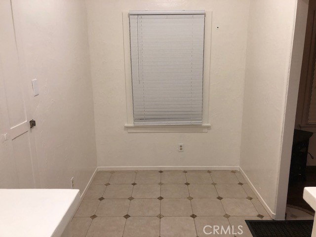 https://media.crmls.org/medias/1bffcf89-ceae-4bb0-8ac0-613b2fdb1643.jpg?preset=X-Large