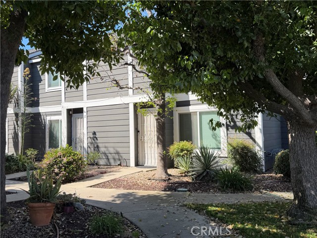 Detail Gallery Image 10 of 61 For 824 N Pasadena Ave #11,  Azusa,  CA 91702 - 2 Beds | 1/1 Baths