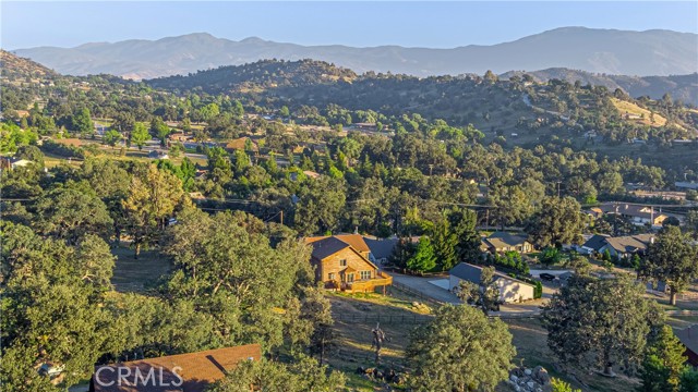 Detail Gallery Image 9 of 63 For 24401 Serra Pl, Tehachapi,  CA 93561 - 4 Beds | 3/1 Baths