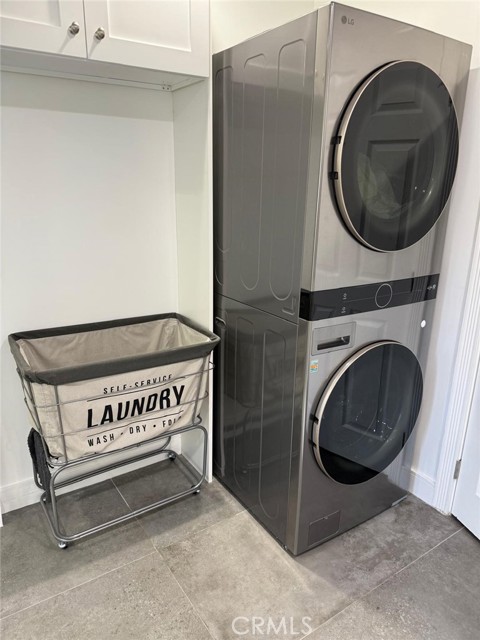 22237 Buena Ventura Street, Woodland Hills CA: https://media.crmls.org/medias/1c004ff4-da34-4b59-b395-b93ceda49924.jpg