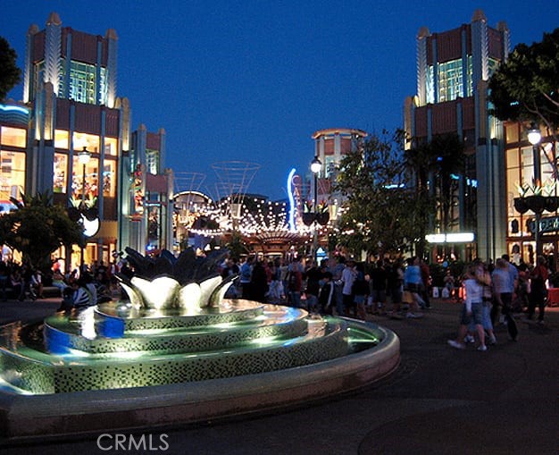 522 S Helena Street, Anaheim CA: https://media.crmls.org/medias/1c0095b2-d0f7-48da-b04f-fd484ab866f8.jpg