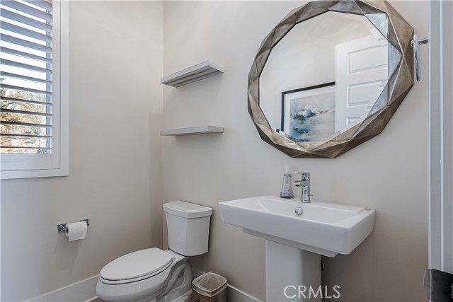20532 W Birmingham Way, Porter Ranch CA: https://media.crmls.org/medias/1c02a527-2aea-4067-99a8-3c4a11b51b40.jpg