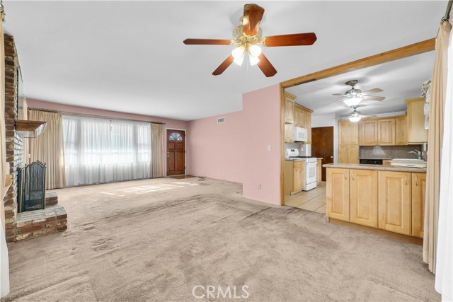 3921 Heidi, Riverside CA: https://media.crmls.org/medias/1c02f798-c916-4374-a8ea-262cc8300652.jpg