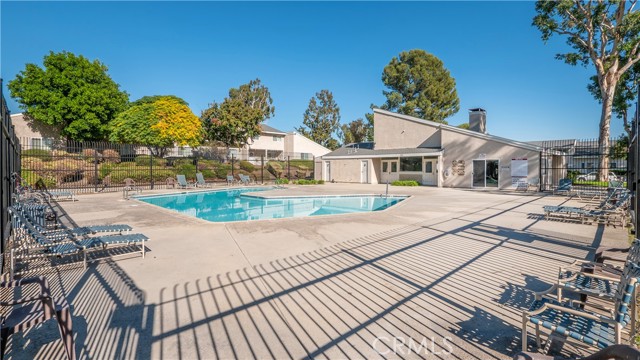 Detail Gallery Image 30 of 33 For 1408 N Elderberry Ave, Ontario,  CA 91762 - 3 Beds | 2/1 Baths