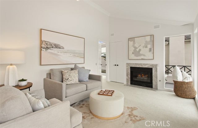 16201 Santa Barbara Lane, Huntington Beach CA: https://media.crmls.org/medias/1c03ba1d-fde4-40d5-be46-50295f3adfa7.jpg