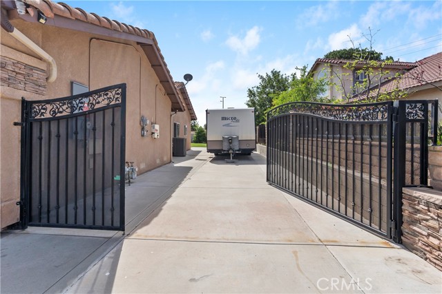 Detail Gallery Image 7 of 58 For 6717 Mission Grove Pkwy, Riverside,  CA 92506 - 4 Beds | 2 Baths