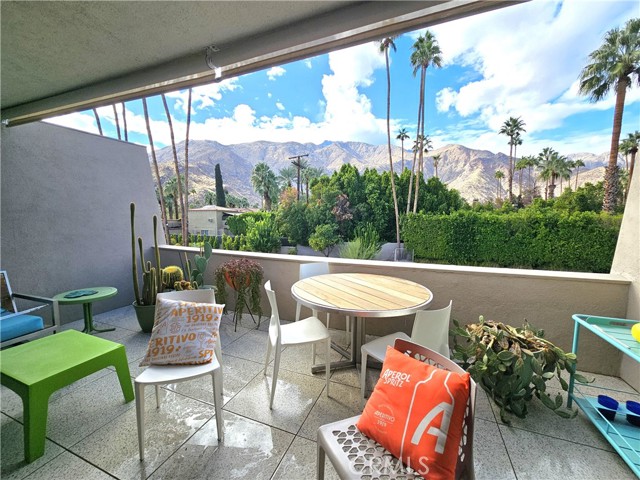 Detail Gallery Image 17 of 38 For 197 W via Lola #17,  Palm Springs,  CA 92262 - 2 Beds | 2 Baths