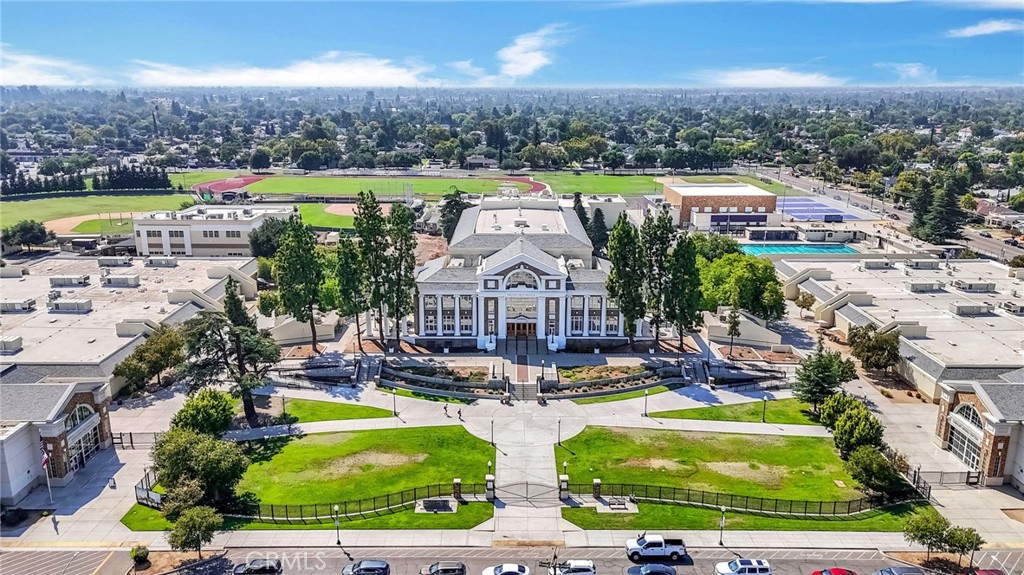 https://media.crmls.org/medias/1c0506b6-9308-4d17-aa47-0acbeab9ab91.jpg?preset=X-Large