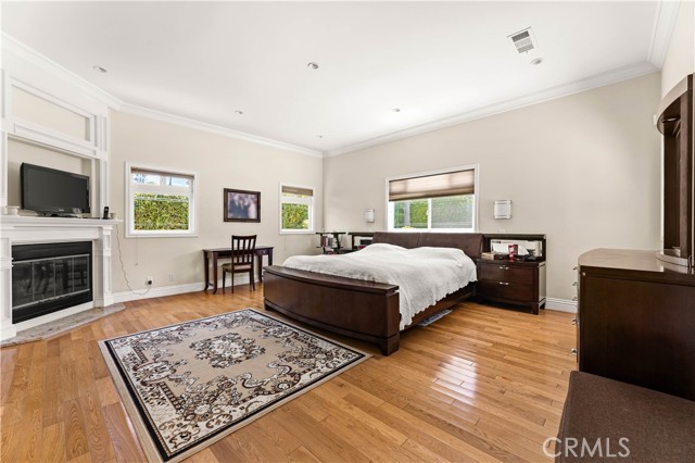 4811 Heaven Avenue, Woodland Hills CA: https://media.crmls.org/medias/1c0588a2-ba21-4f62-833b-1d350553a244.jpg