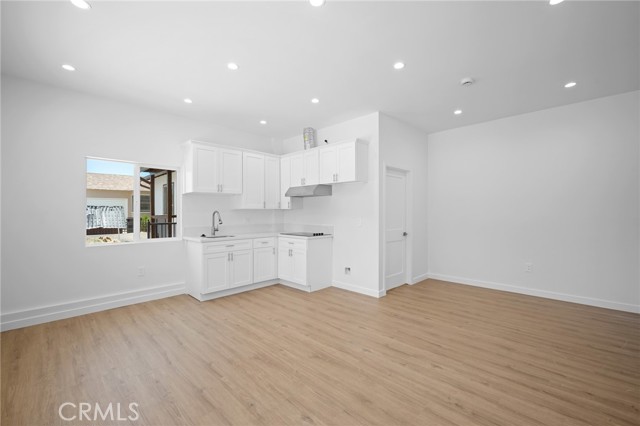 10943 Nassau Avenue, Sunland CA: https://media.crmls.org/medias/1c060987-aa2c-4a19-8aab-0015bbf5a406.jpg
