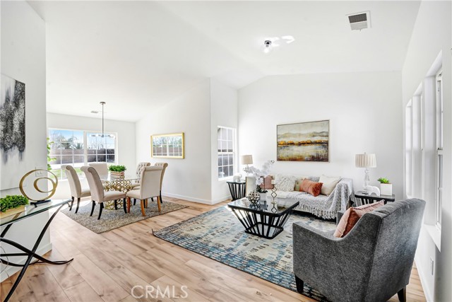 Detail Gallery Image 3 of 16 For 812 Early Dawn, San Jacinto,  CA 92582 - 4 Beds | 2/1 Baths