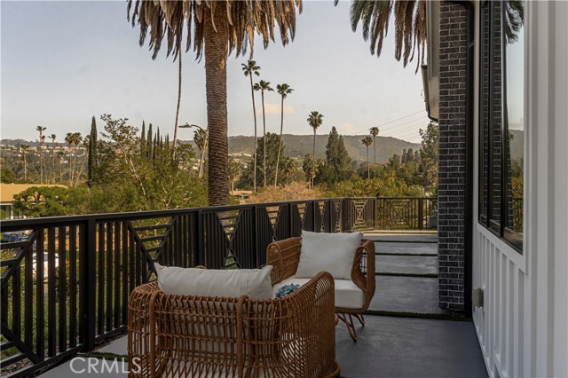 4635 Brewster Drive, Tarzana CA: https://media.crmls.org/medias/1c06a4f8-803e-499b-9eb4-b6851ec7bebd.jpg