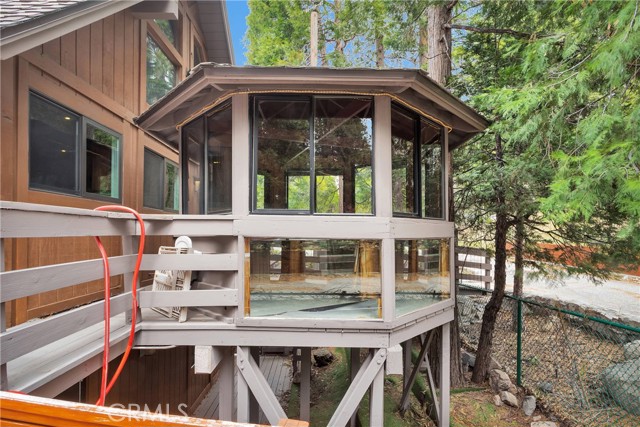 825 Grass Valley Road, Lake Arrowhead CA: https://media.crmls.org/medias/1c06f519-9ac6-494e-8e52-1d23a5a12c8e.jpg