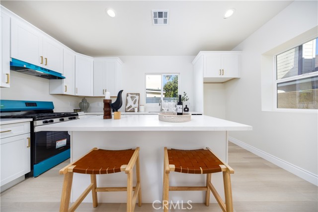737 Lewis Street, Pomona CA: https://media.crmls.org/medias/1c071913-6642-4a79-80e9-58cd3a405d09.jpg