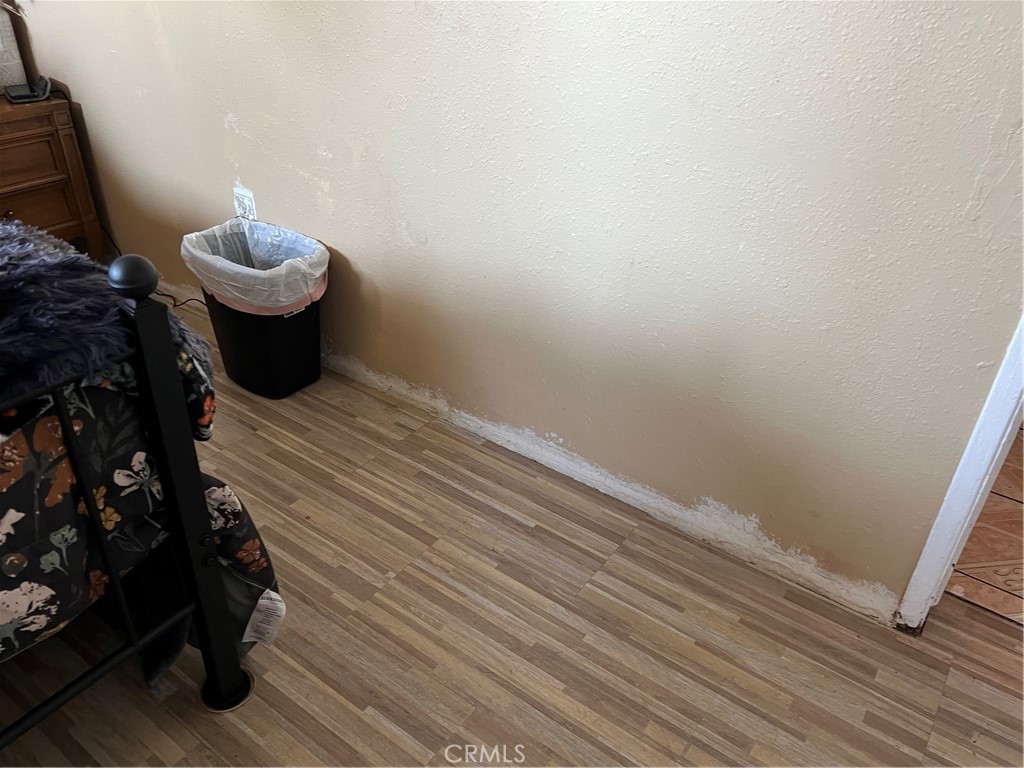 https://media.crmls.org/medias/1c074e2f-b8d5-4d4c-a86c-e20bfa026f64.jpg?preset=X-Large