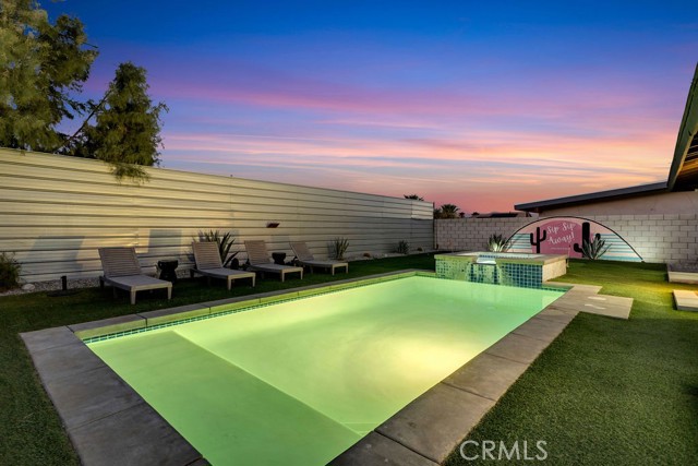 414 W Avenida Cerca, Palm Springs, CA 92262
