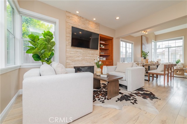 56 Egret Lane, Aliso Viejo CA: https://media.crmls.org/medias/1c07fd5f-90fc-4045-8097-99fdd06ccbc2.jpg