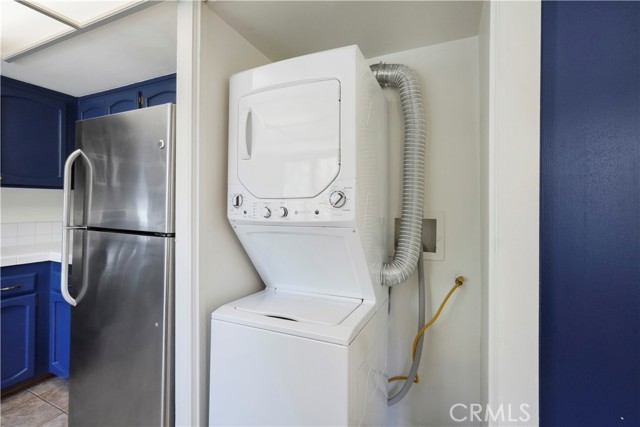 Detail Gallery Image 21 of 47 For 19451 Sherman Way #301,  Reseda,  CA 91335 - 3 Beds | 2/1 Baths