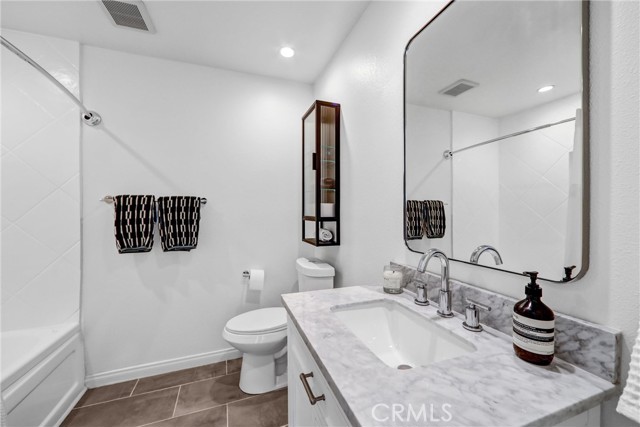 Detail Gallery Image 14 of 24 For 8400 De Longpre #212,  West Hollywood,  CA 90069 - 2 Beds | 2 Baths