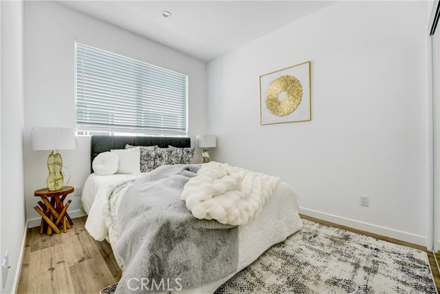 Detail Gallery Image 15 of 16 For 6752 Vanowen Ave, North Hollywood,  CA 91605 - 4 Beds | 3/1 Baths