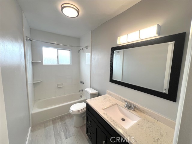 Detail Gallery Image 7 of 13 For 12706 Kornblum Ave #C,  Hawthorne,  CA 90250 - 2 Beds | 1 Baths