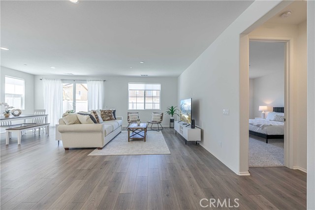 Detail Gallery Image 3 of 28 For 6127 W Avenue J9, Lancaster,  CA 93536 - 4 Beds | 3 Baths