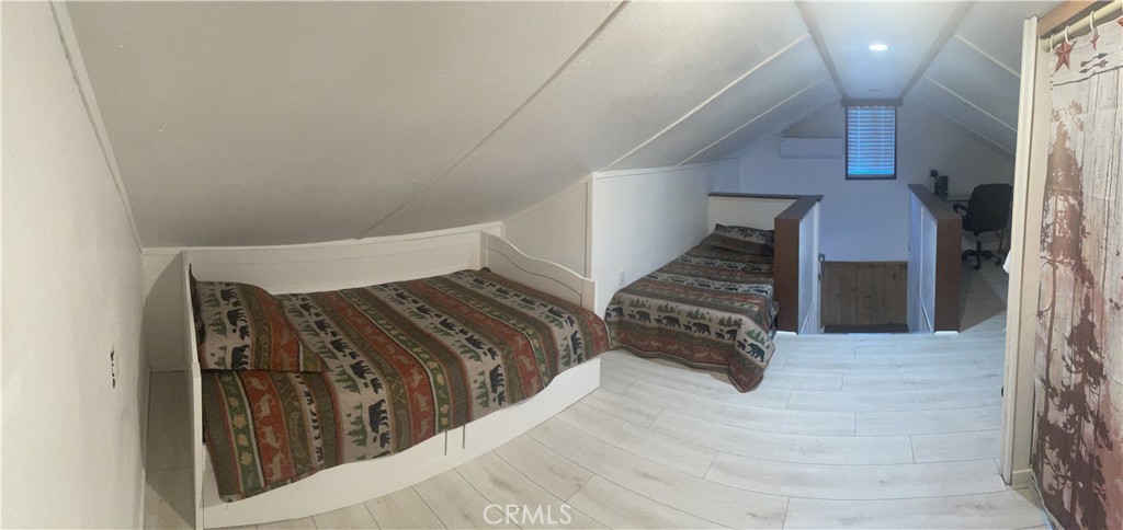 https://media.crmls.org/medias/1c0b923e-fdd0-46d7-b0c4-47c8de20407b.jpg?preset=X-Large