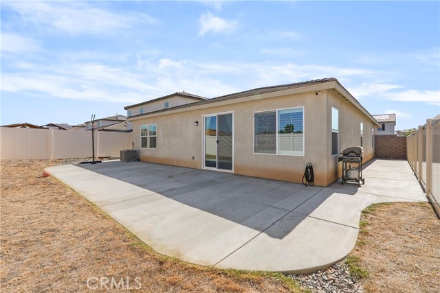 Detail Gallery Image 7 of 9 For 25541 Buckeye Meadow Ln, Homeland,  CA 92548 - 4 Beds | 2 Baths