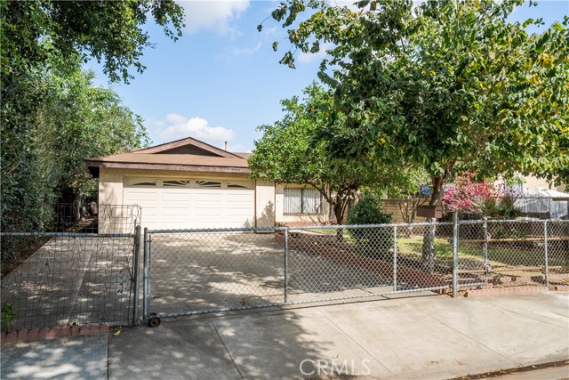 Detail Gallery Image 8 of 29 For 333 West Grand Avenue, Pomona,  CA 91766 - 3 Beds | 2 Baths