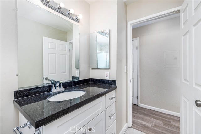 Detail Gallery Image 16 of 30 For 28036 Robin Ave, Saugus,  CA 91350 - 2 Beds | 1 Baths