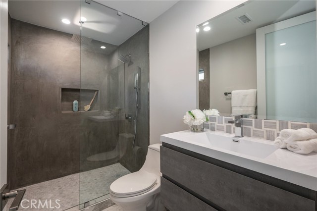 2321 Vanderbilt Lane, Redondo Beach, California 90278, 6 Bedrooms Bedrooms, ,2 BathroomsBathrooms,Residential,Sold,Vanderbilt,CV20231019