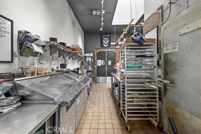 4133 Anaheim Street, Long Beach CA: https://media.crmls.org/medias/1c0d3ae6-e422-464e-923d-8449d2e3f136.jpg