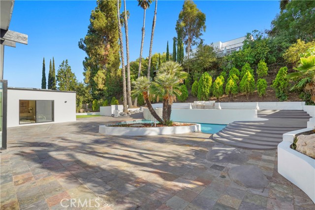 4230 Alonzo Avenue, Encino CA: https://media.crmls.org/medias/1c0e56e4-7410-4458-9624-effa87ebbab9.jpg