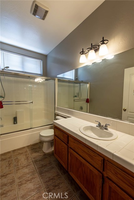 803 Mountain Park Drive, Bakersfield CA: https://media.crmls.org/medias/1c0f66ac-c203-401a-80ea-4367dd3b7c1b.jpg