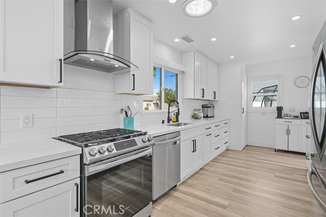 5357 122nd St, Hawthorne CA: https://media.crmls.org/medias/1c0fcb59-a6a9-463d-a0d2-b696bb44d33c.jpg