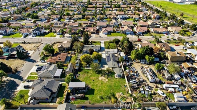 Detail Gallery Image 5 of 14 For 10573 Larch, Bloomington,  CA 92316 - 5 Beds | 2 Baths