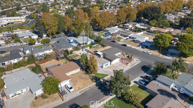 Detail Gallery Image 33 of 39 For 19209 Lonerock St, Canyon Country,  CA 91351 - 4 Beds | 1/1 Baths