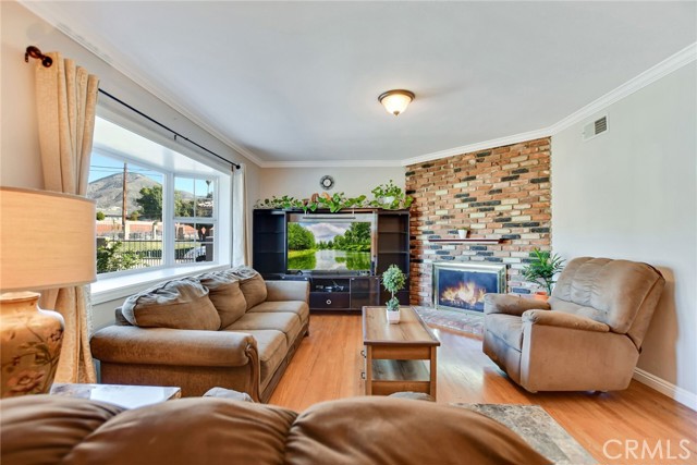 Detail Gallery Image 4 of 37 For 25809 Date, San Bernardino,  CA 92404 - 3 Beds | 2 Baths