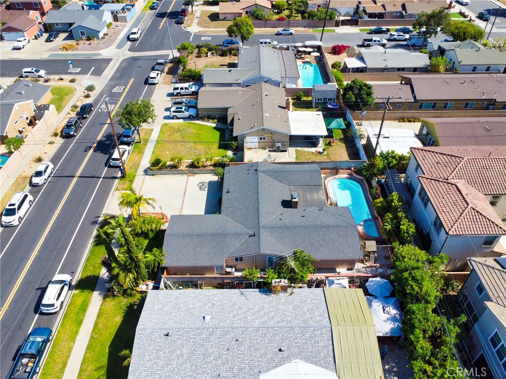 https://media.crmls.org/medias/1c126c07-21d7-47da-9882-023b6272685c.jpg?preset=X-Large