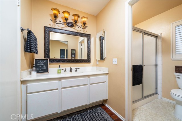 Image 24 of 39 For 5022 Burnaby