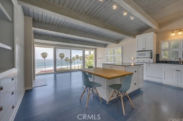 Detail Gallery Image 1 of 14 For 122 Spindrift Ln, Rancho Palos Verdes,  CA 90275 - 2 Beds | 2 Baths